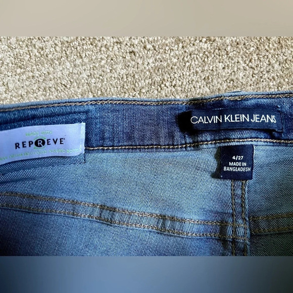 Calvin Klein Jeans Vintage Repreve High Rise Short - Size 4 - Picture 4 of 6